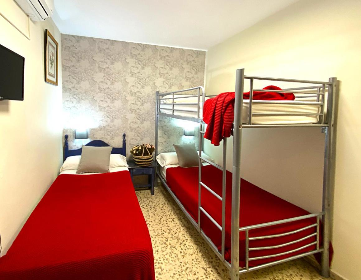 Hostal Azahara Nerja Extérieur photo