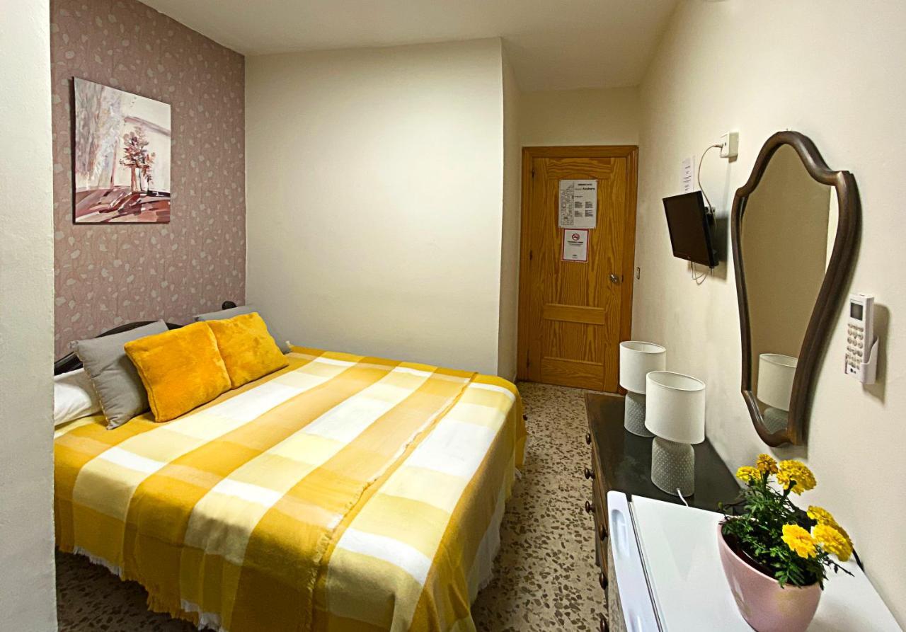 Hostal Azahara Nerja Extérieur photo