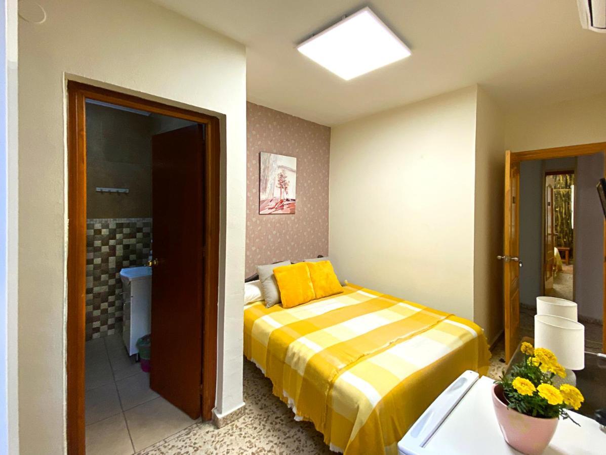 Hostal Azahara Nerja Extérieur photo