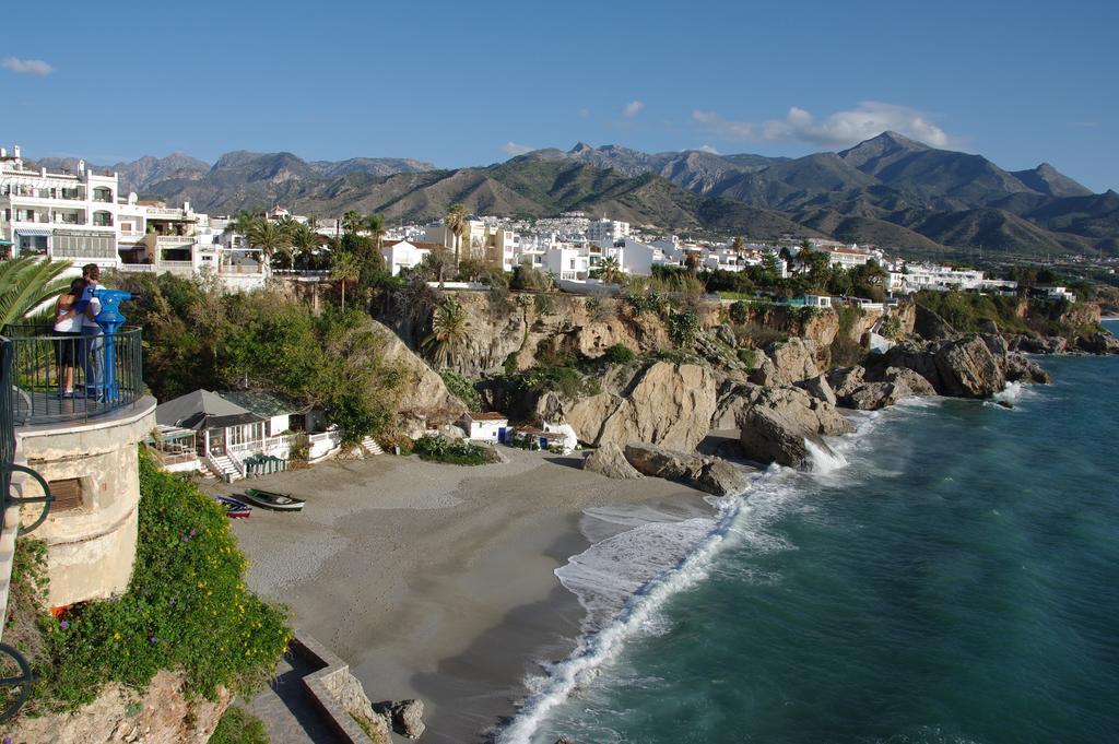 Hostal Azahara Nerja Extérieur photo