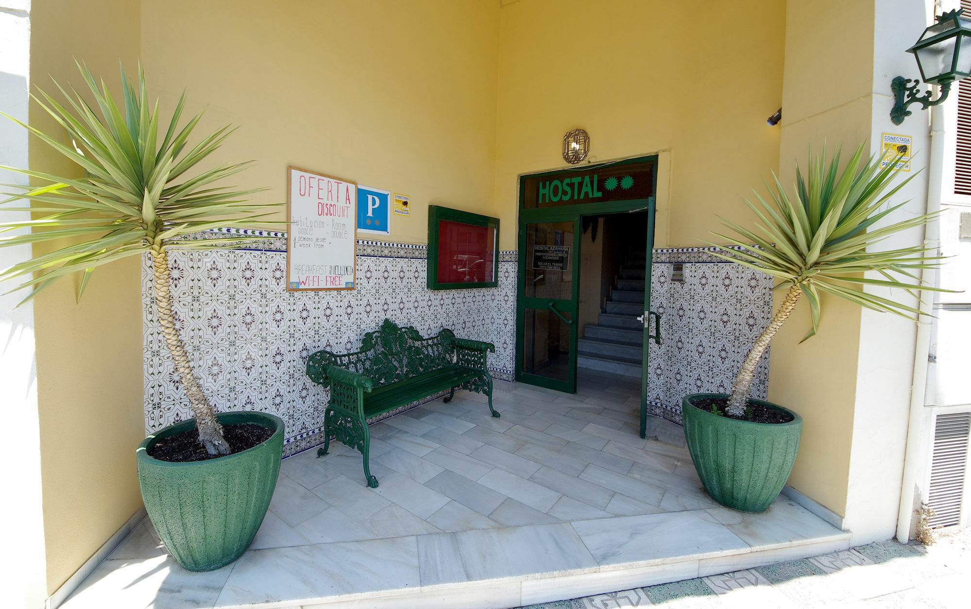 Hostal Azahara Nerja Extérieur photo