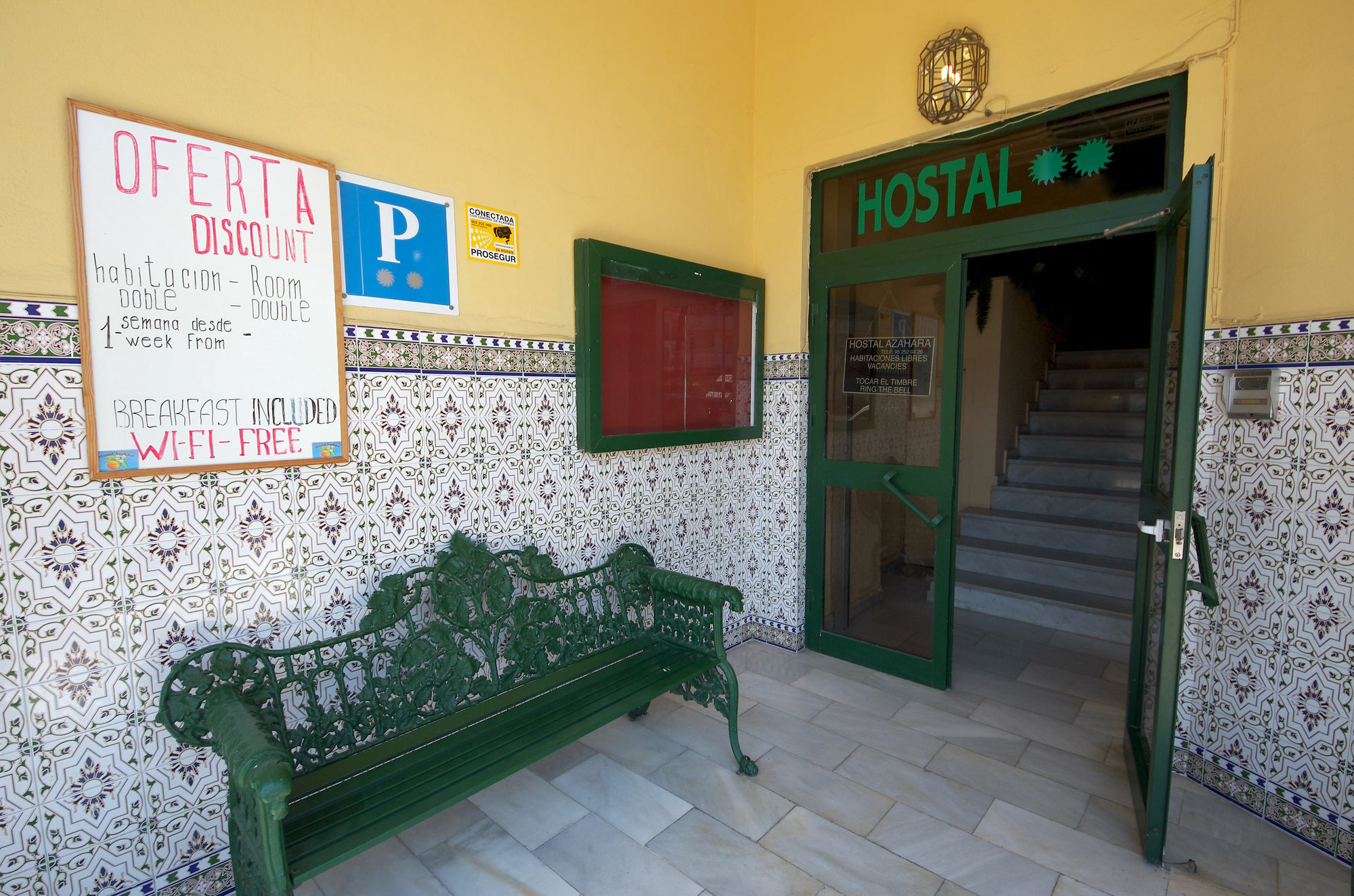Hostal Azahara Nerja Extérieur photo